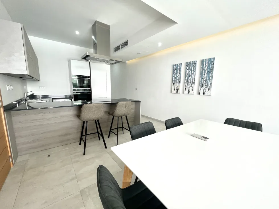 2 bed Apartment For Rent in Sliema, Sliema - thumb 6