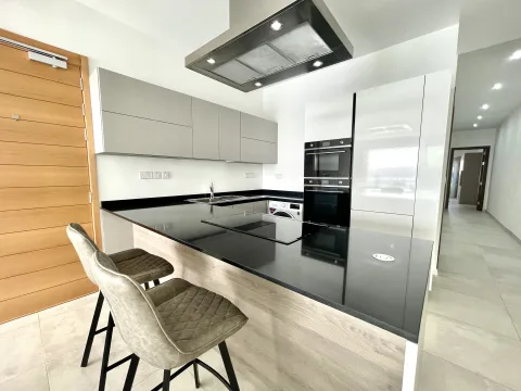 2 bed Apartment For Rent in Sliema, Sliema - thumb 7