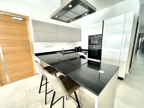 2 bed Apartment For Rent in Sliema, Sliema - thumb 7