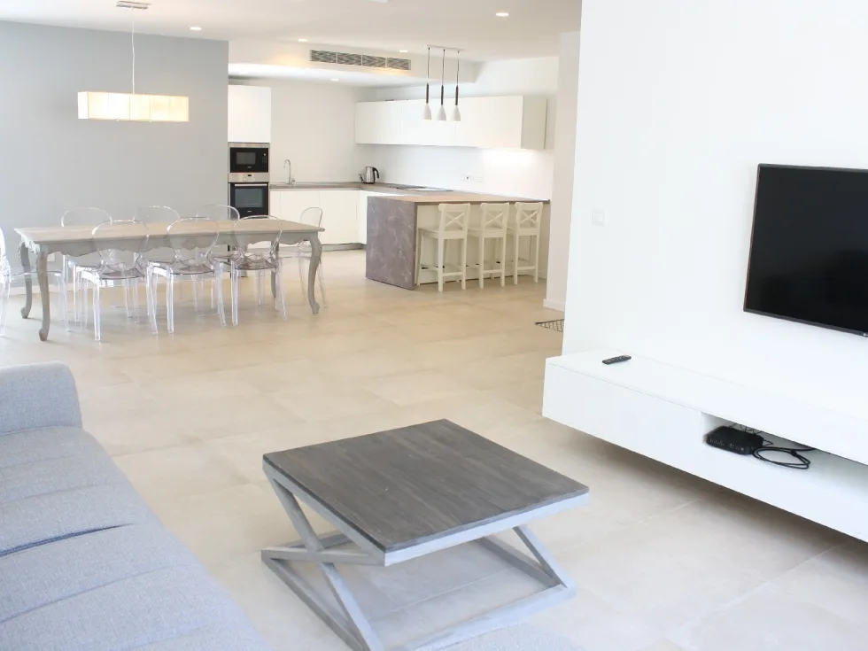3 bed Penthouse For Rent in St Julian's, St Julian's - thumb 4