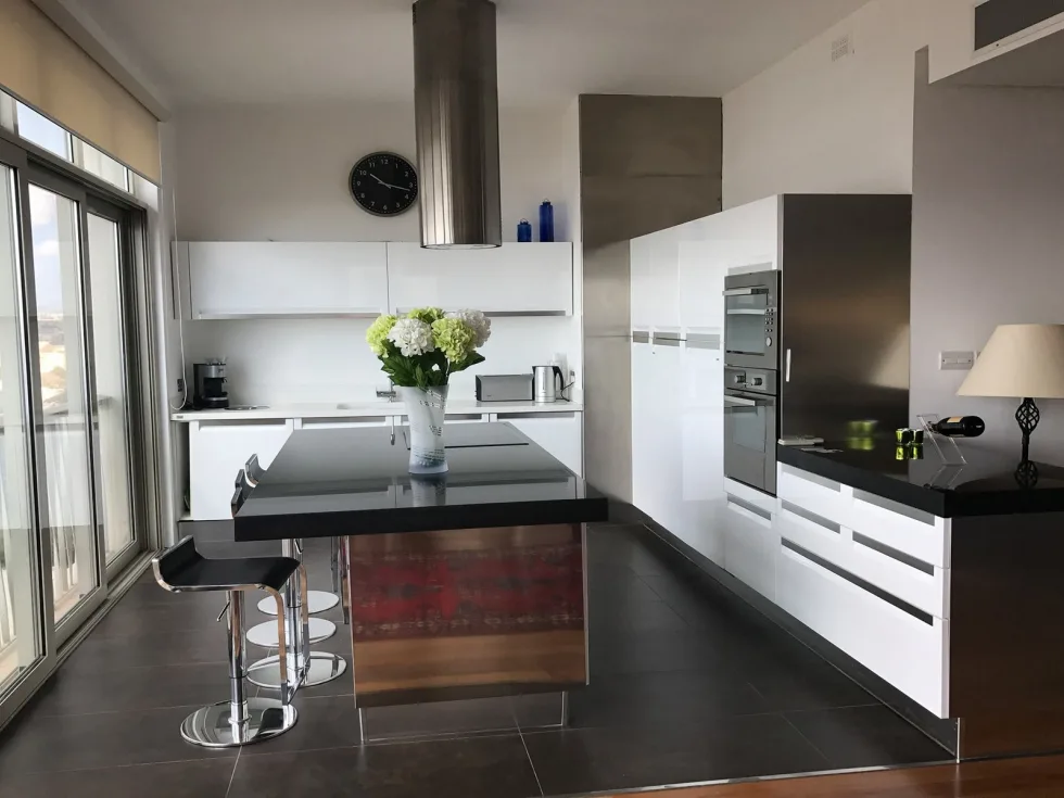 3 bed Apartment For Rent in Sliema, Sliema - thumb 6