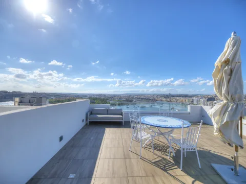 2 bed Penthouse For Rent in Sliema, Sliema - thumb 16