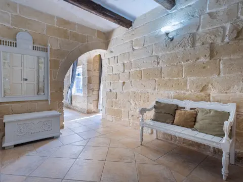 3 bed Farmhouse For Rent in Mgarr, Mgarr - thumb 16