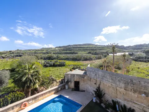 3 bed Farmhouse For Rent in Mgarr, Mgarr - thumb 2