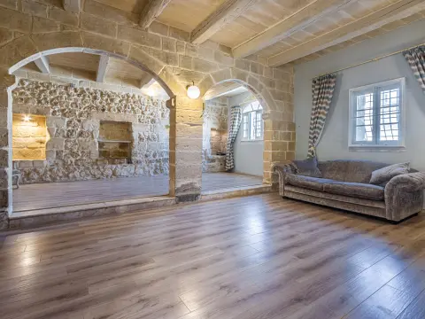 3 bed Farmhouse For Rent in Mgarr, Mgarr - thumb 9