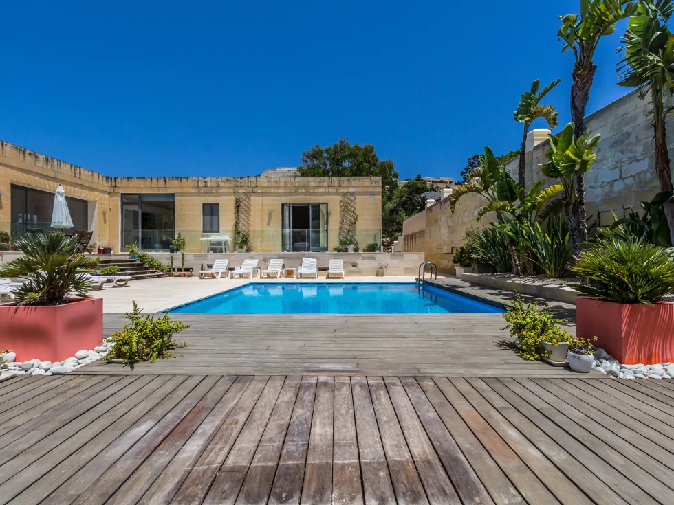 5 bed Villa For Rent in Mellieha, Mellieha - thumb 1