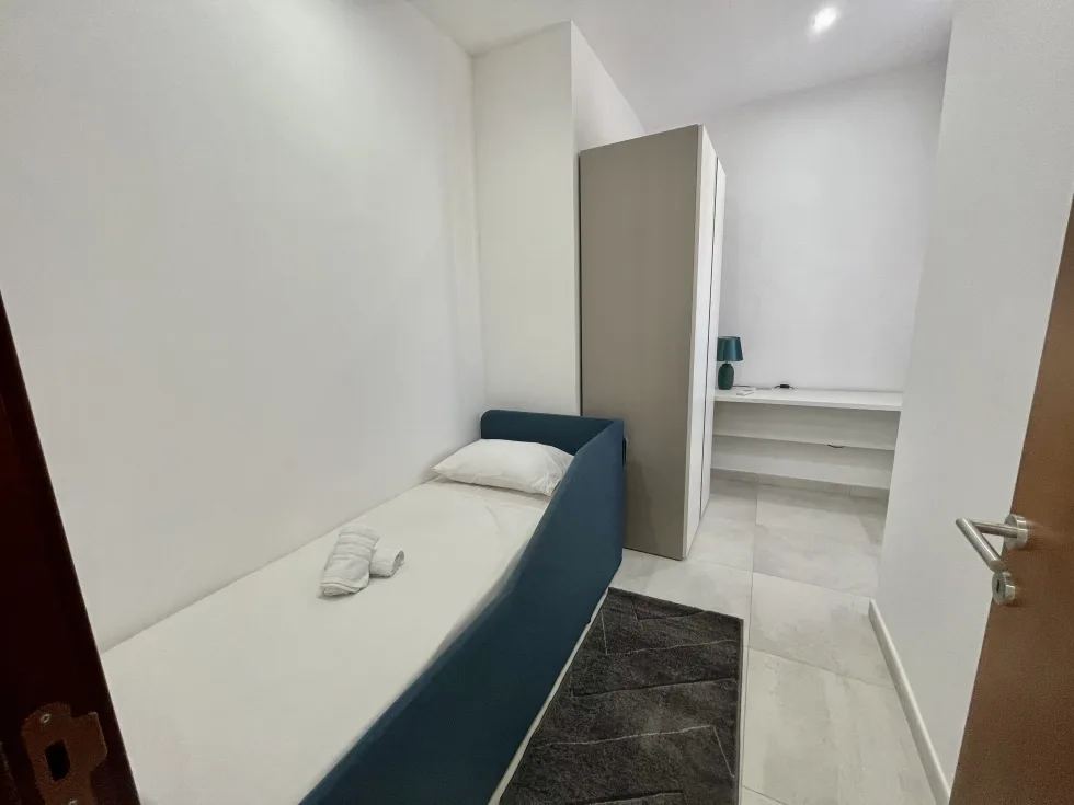 2 bed Penthouse For Rent in Sliema, Sliema - thumb 10