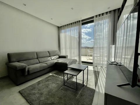 2 bed Penthouse For Rent in Sliema, Sliema - thumb 3