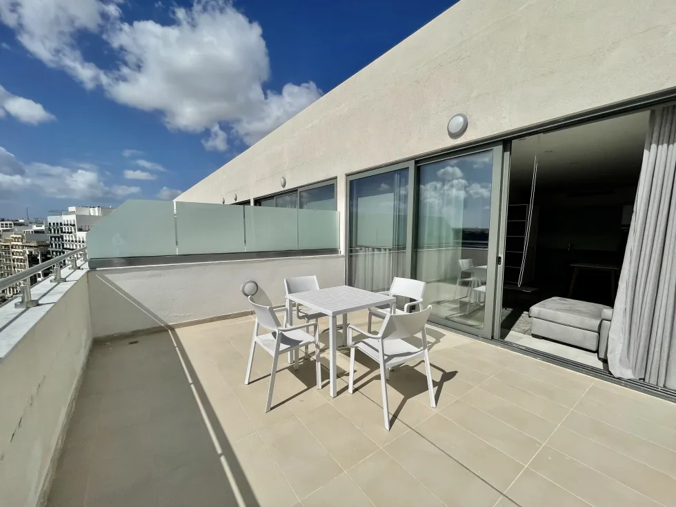 2 bed Penthouse For Rent in Sliema, Sliema - thumb 4