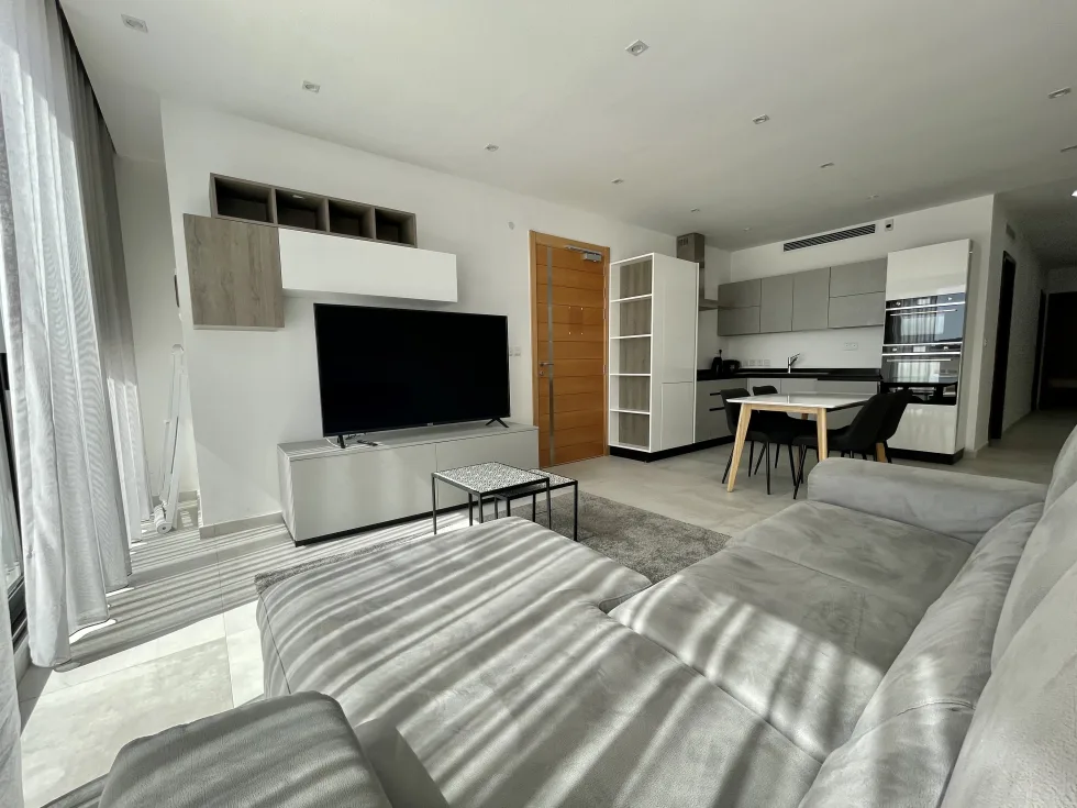 2 bed Penthouse For Rent in Sliema, Sliema - thumb 5