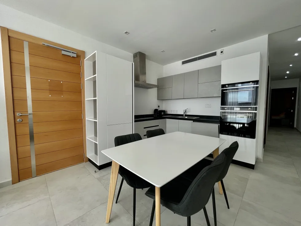 2 bed Penthouse For Rent in Sliema, Sliema - thumb 6