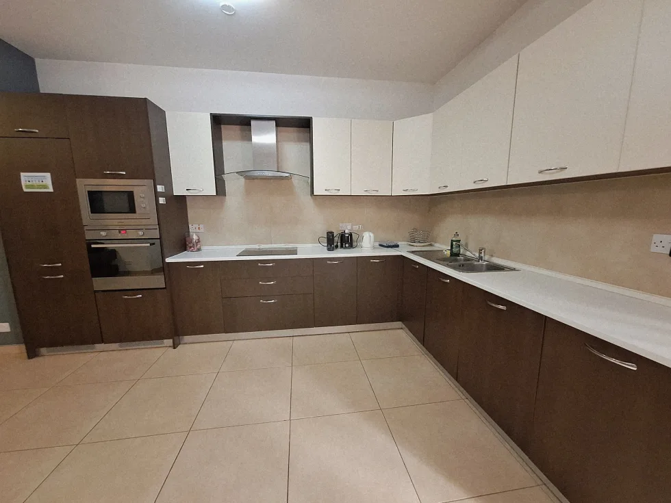 3 bed Apartment For Rent in Sliema, Sliema - thumb 6