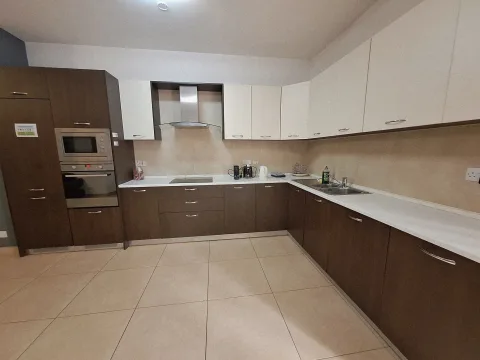 3 bed Apartment For Rent in Sliema, Sliema - thumb 6
