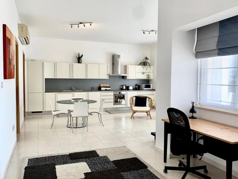 3 bed Apartment For Rent in Sliema, Sliema - thumb 9