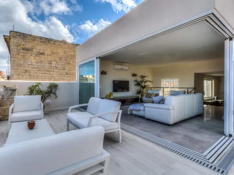 1 bed Penthouse For Rent in Valletta, Valletta - thumb 2