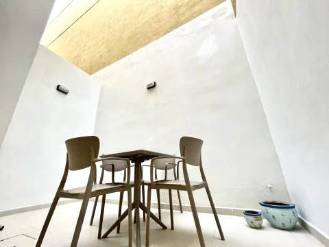 2 bed Town House For Rent in Sliema, Sliema - thumb 14