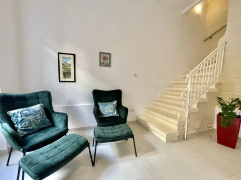 2 bed Town House For Rent in Sliema, Sliema - thumb 2