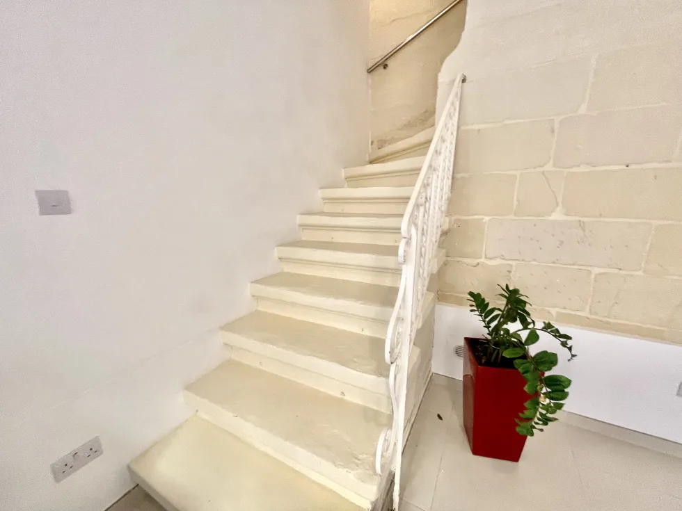 2 bed Town House For Rent in Sliema, Sliema - thumb 4