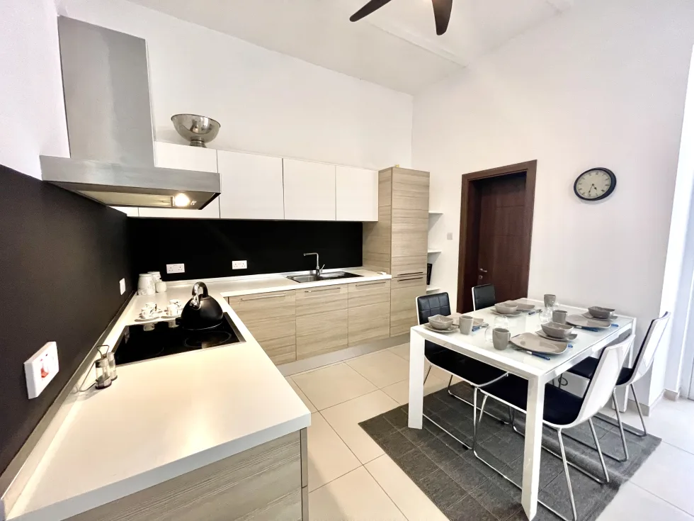 2 bed Town House For Rent in Sliema, Sliema - thumb 5