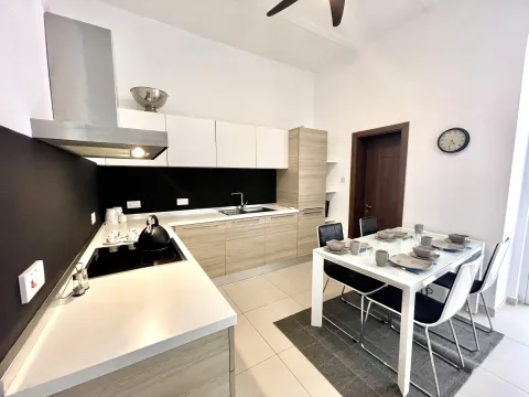 2 bed Town House For Rent in Sliema, Sliema - thumb 5
