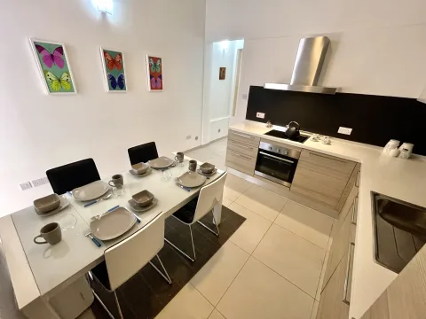 2 bed Town House For Rent in Sliema, Sliema - thumb 6