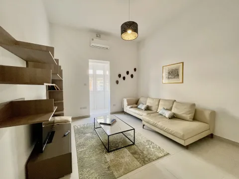 2 bed Town House For Rent in Sliema, Sliema - thumb 7