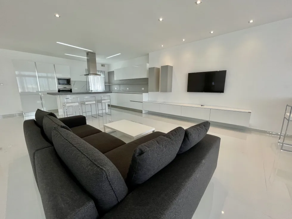 2 bed Penthouse For Rent in Zejtun, Zejtun - thumb 4