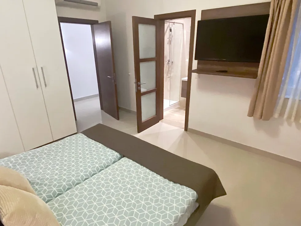 3 bed Apartment For Rent in Sliema, Sliema - thumb 8