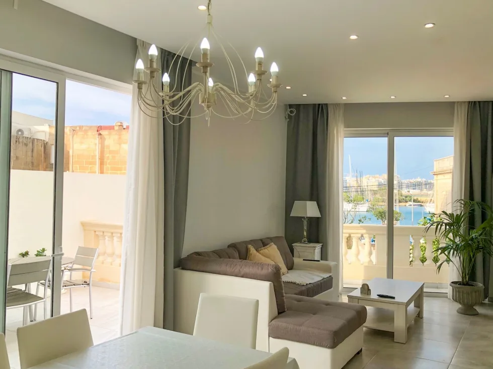 2 bed Maisonette For Rent in Ta' Xbiex, Ta' Xbiex - thumb 1