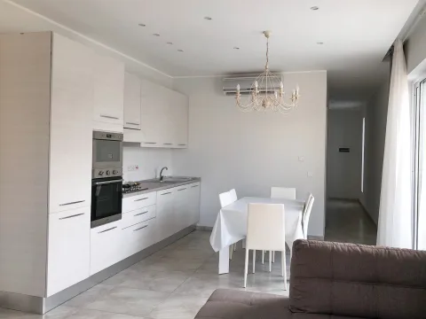 2 bed Maisonette For Rent in Ta' Xbiex, Ta' Xbiex - thumb 3