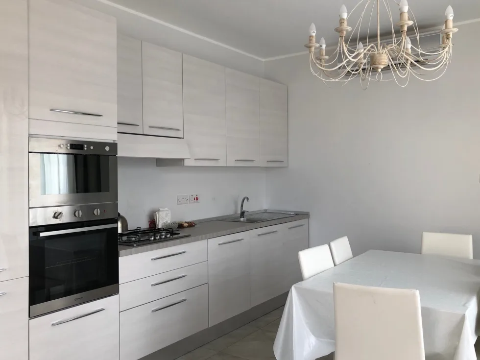 2 bed Maisonette For Rent in Ta' Xbiex, Ta' Xbiex - thumb 4