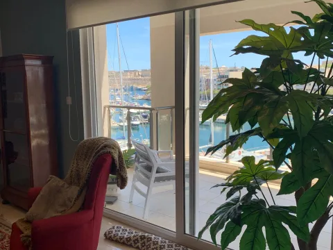 3 bed Apartment For Rent in Ta' Xbiex, Ta' Xbiex - thumb 2